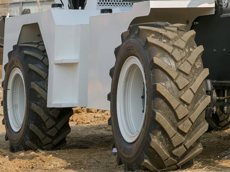 Xe trộn bê tông tự nạp di động 1,5M3