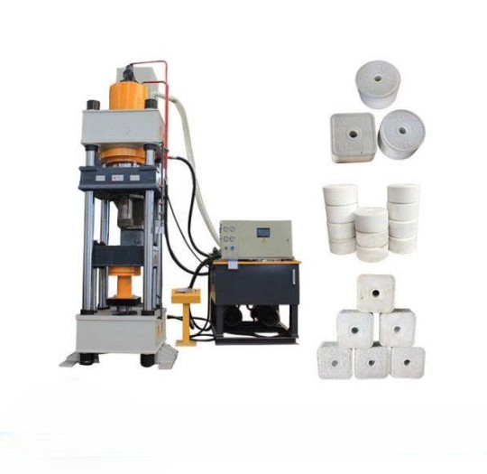 Máy ép thủy lực trong tạo khối