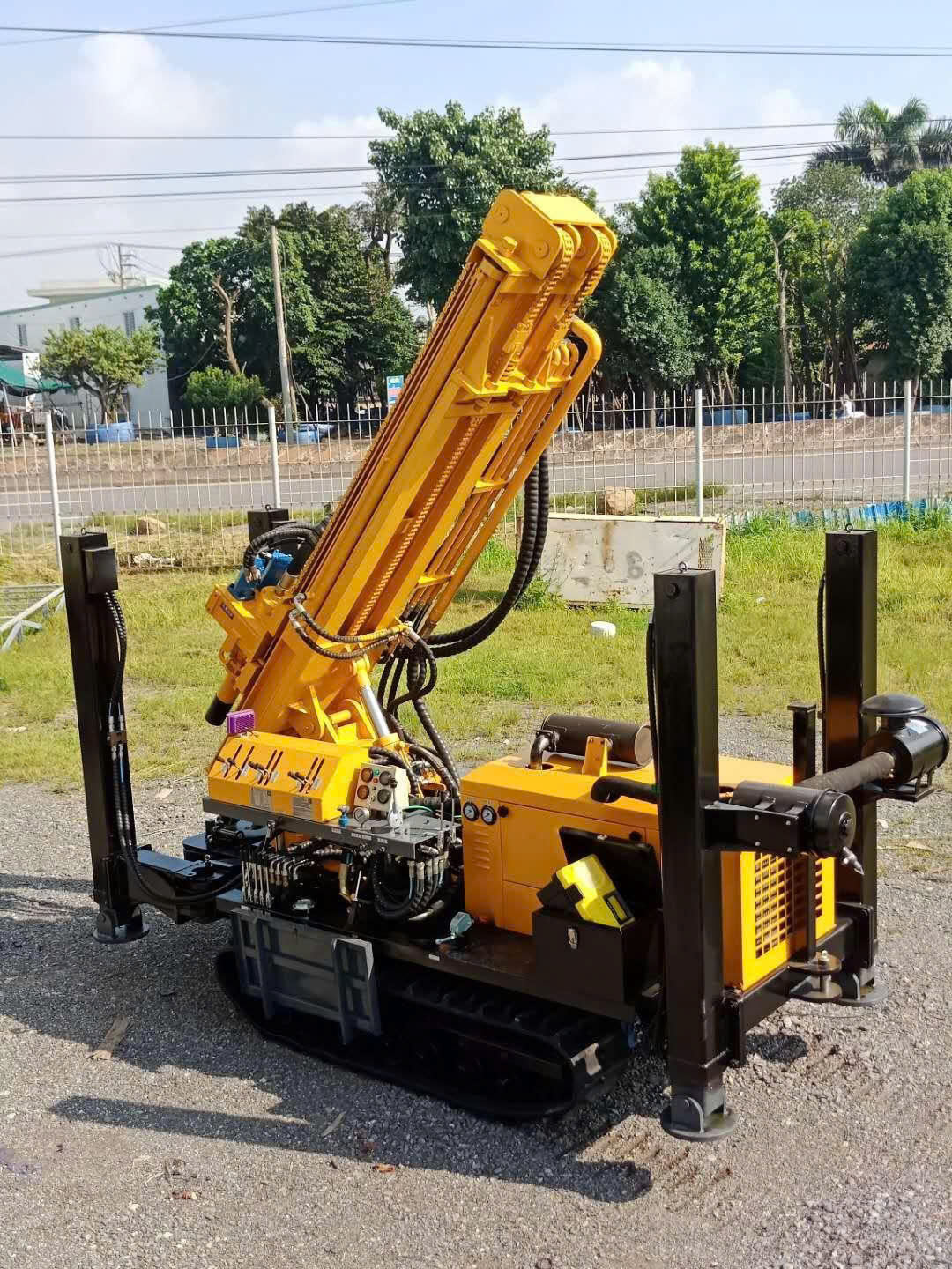 Máy khoan giếng FY 300
