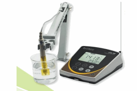 Máy Đo Độ Dẫn Điện CON700