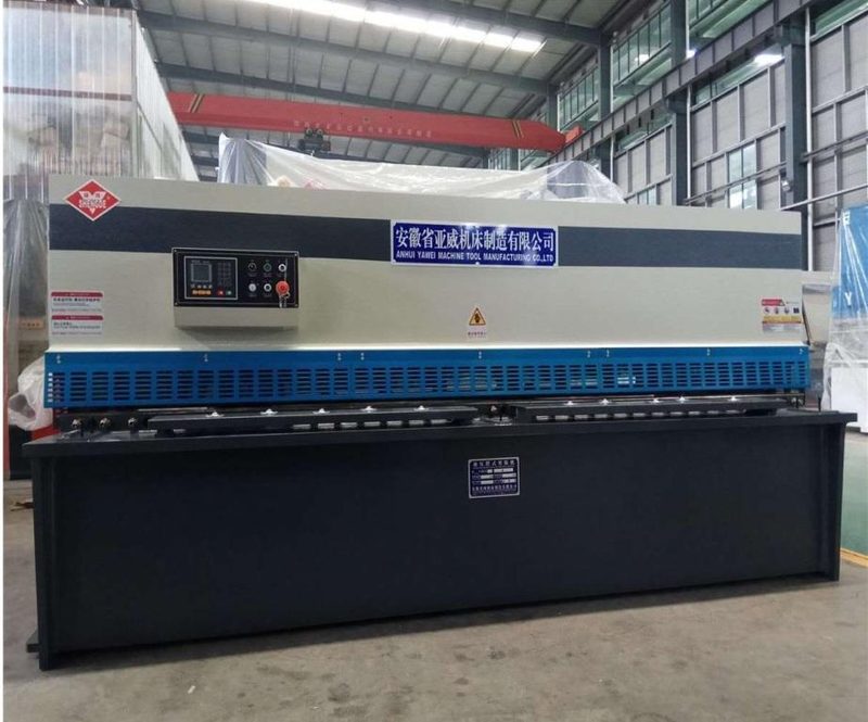 Máy cắt tôn thủy lực QC12K 6x2500