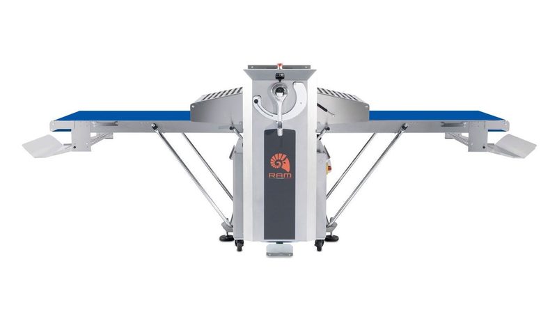 Máy Cán Bột RAM Q670/1600