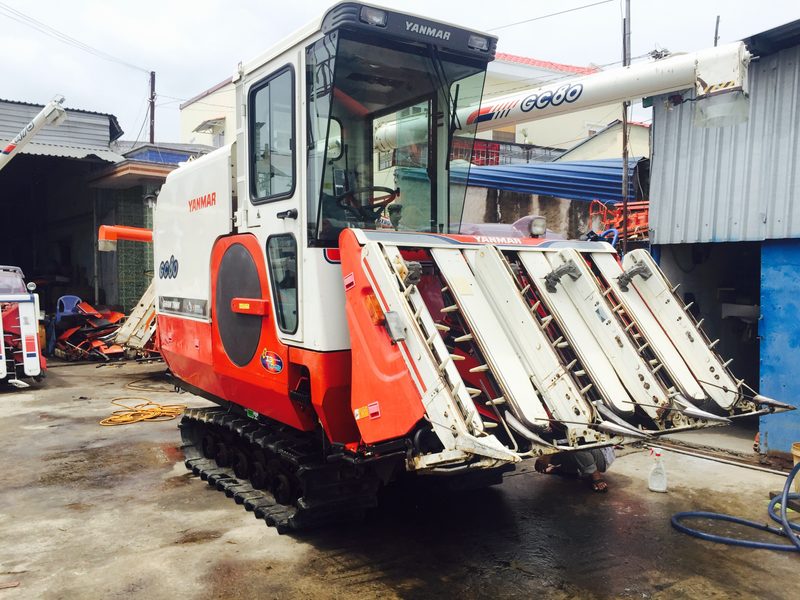 Máy gặt đập liên hợp Yanmar GC80 Cabin