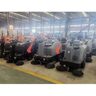 Xe quét rác ngồi lái Kumisai KMS 180 