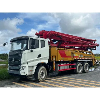 Máy bơm bê tông gắn trên xe tải dưới 37m
